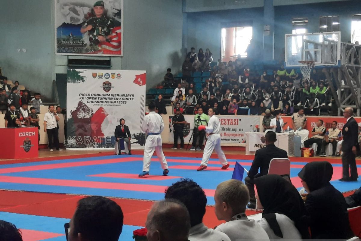 Ratusan karateka ikuti Kejuaraan Terbuka Piala Pangdam II/Sriwijaya