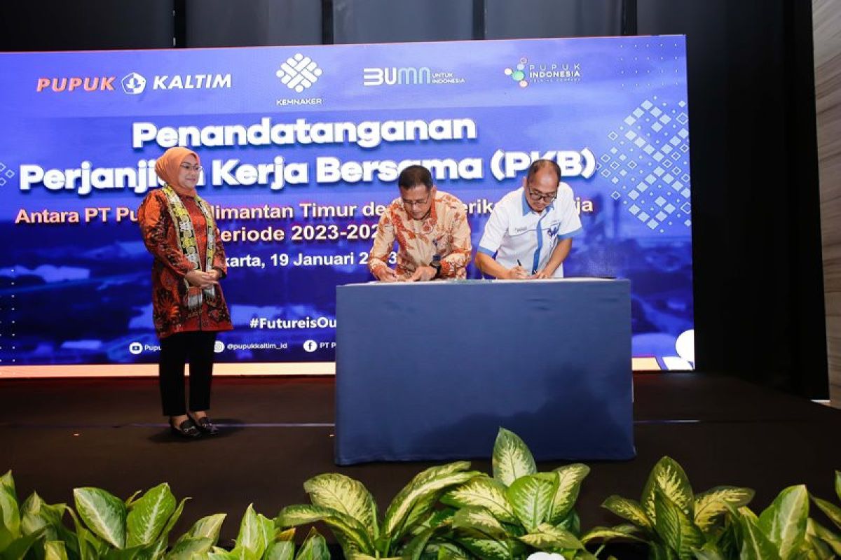 Pupuk Kaltim bersama Serikat Pekerja tandatangani PKB 2023-2025 wujudkan harmonisasi industrial