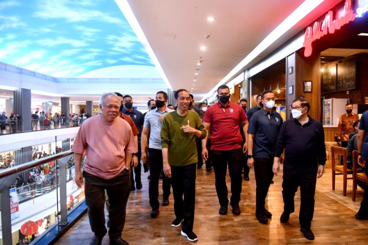 Presiden Jokowi kunjungi pusat perbelanjaan di Manado Sulut