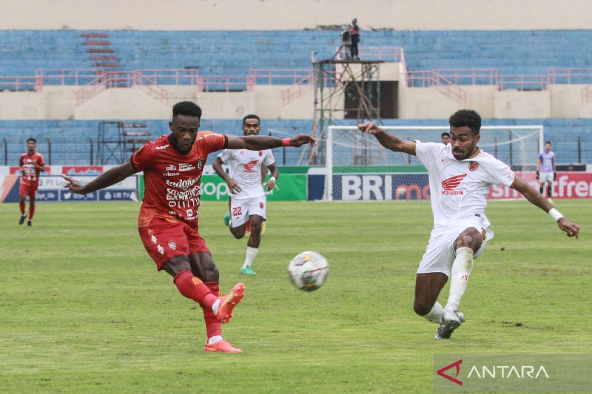 Liga 1- PSM Makassar pertahankan posisi puncak