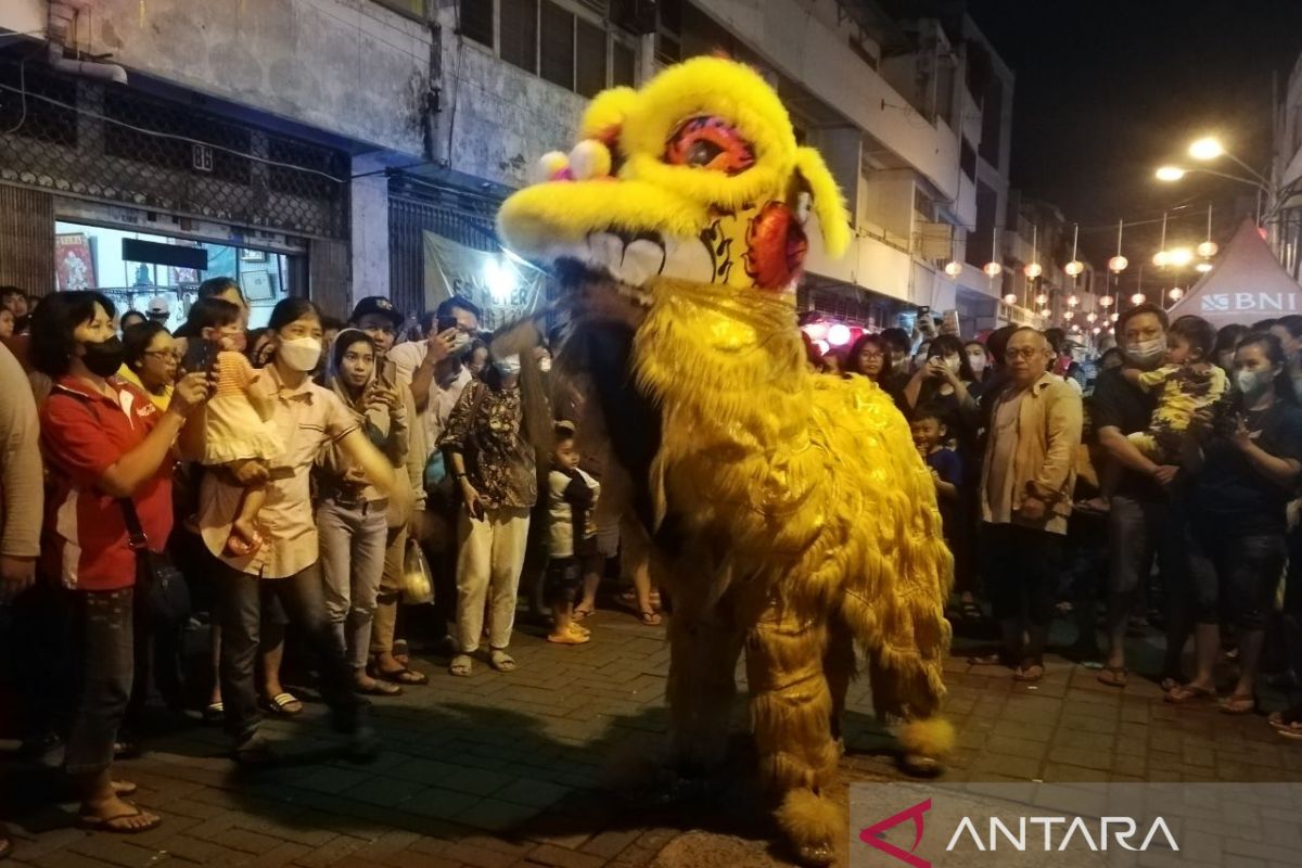 Barongsai hingga Kera Sakti meriahkan Pasar  Semawis Semarang