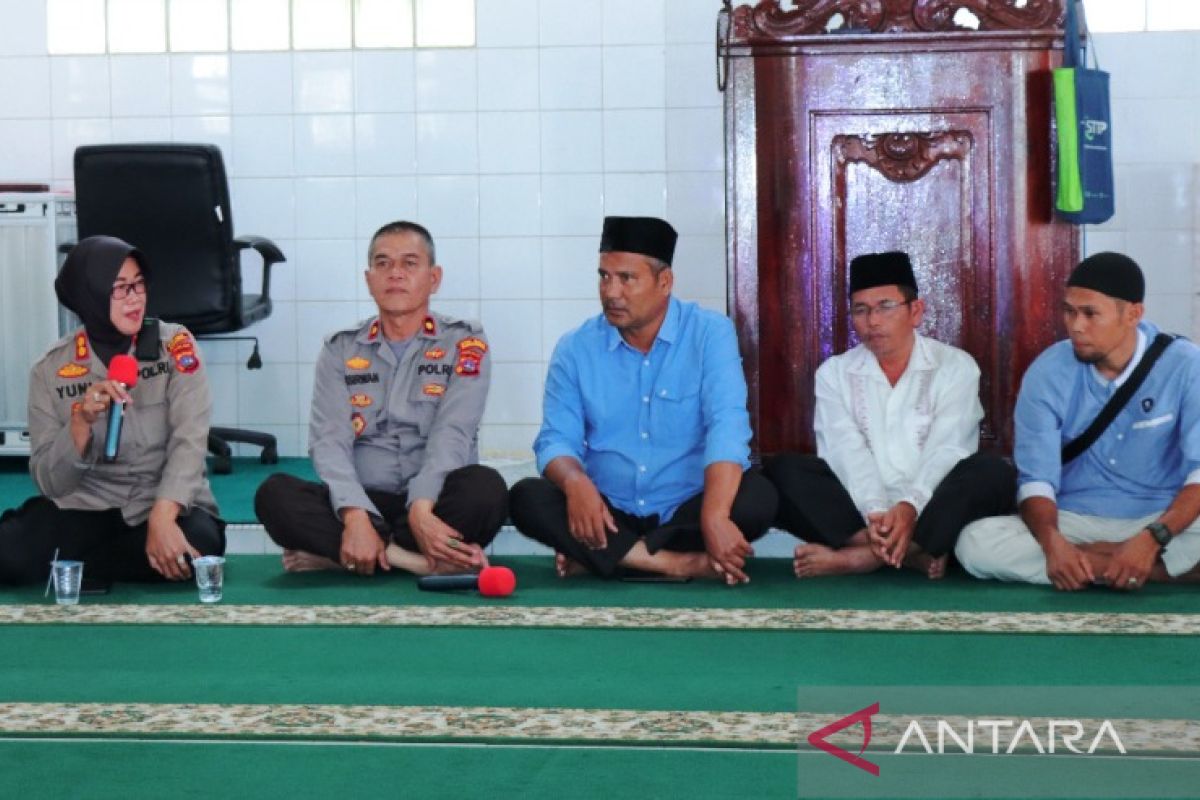 Kunjungi masjid dan warkop, Kapolres Payakumbuh serap aspirasi masyarakat