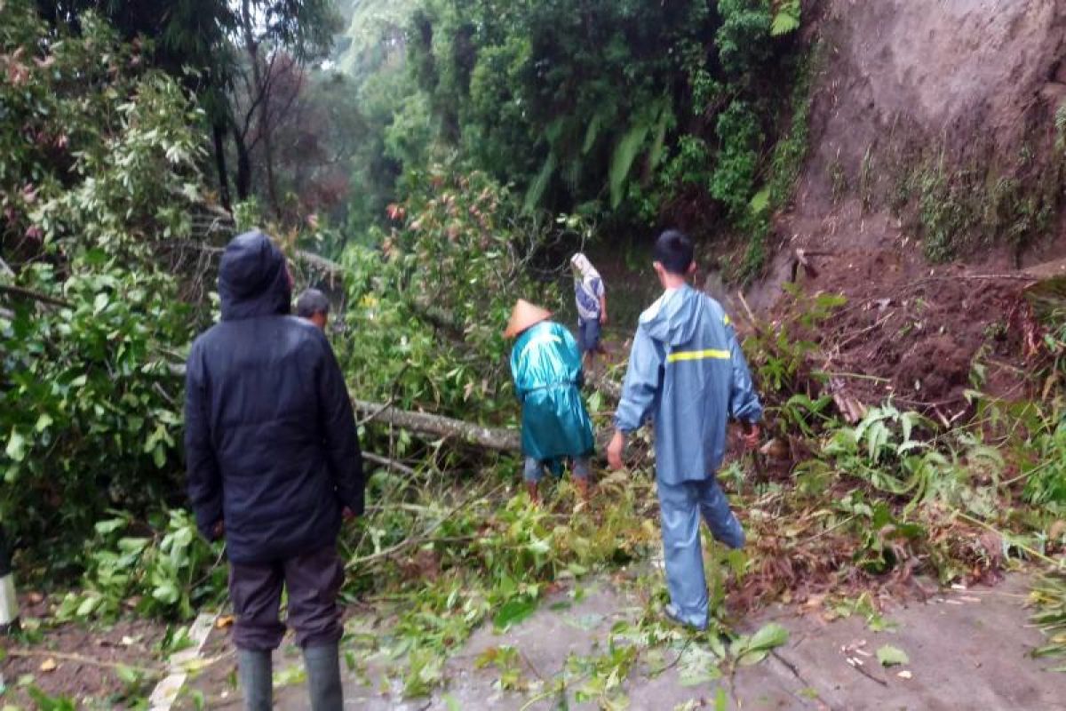 Longsor timbun jalur Solo-Selo-Borobudur di Boyolali