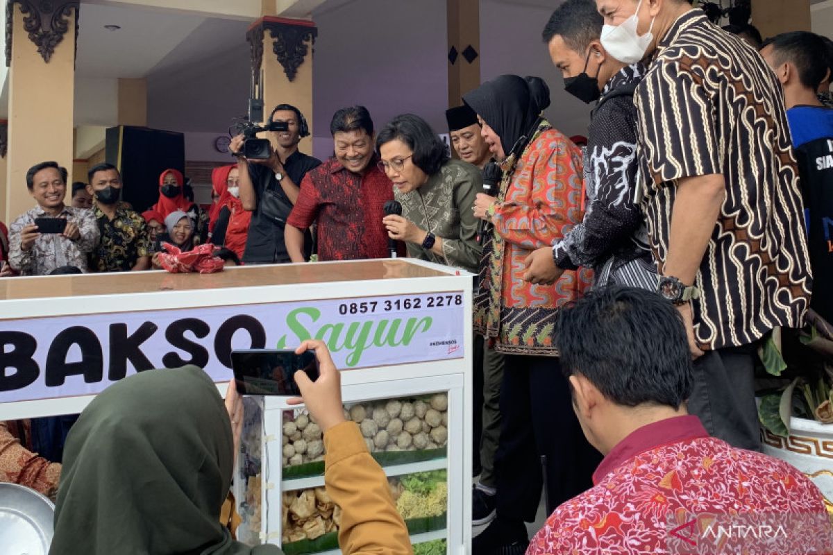 Menkeu dukung Risma jalankan program pengentasan kemiskinan