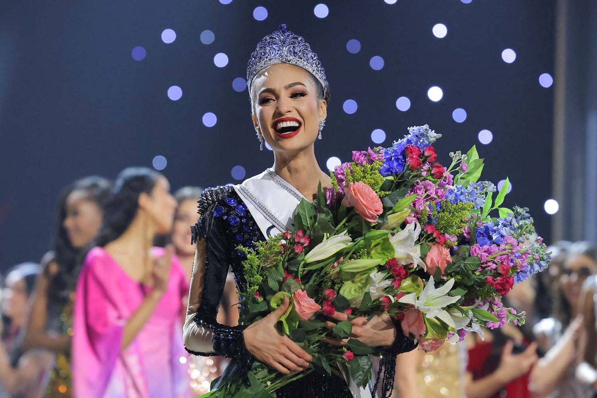 Miss Universe R'Bonney Gabriel akui tidak keramas saat kompetisi