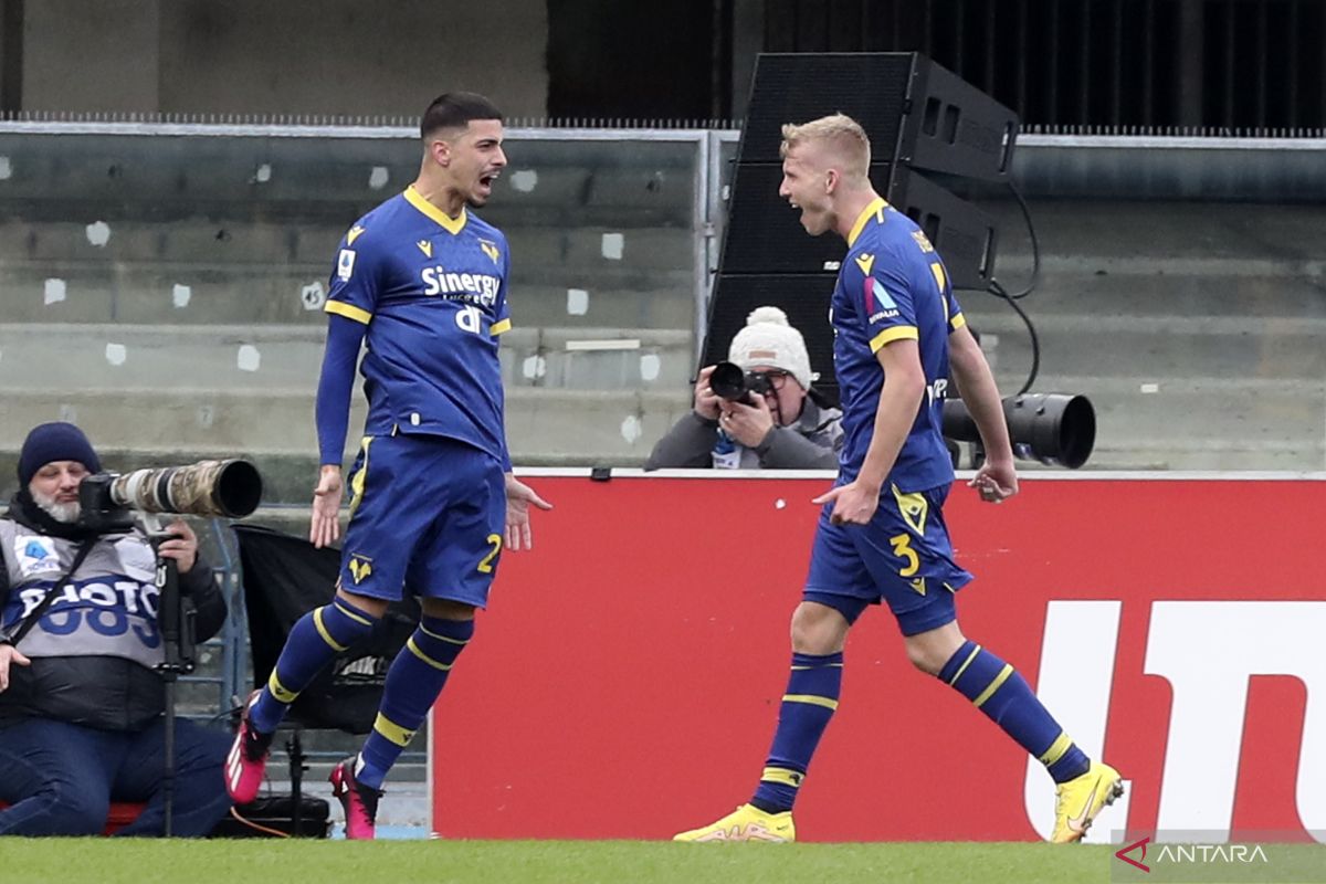 Verona kembali ke jalur kemenangan setelah tundukkan Lecce 2-0