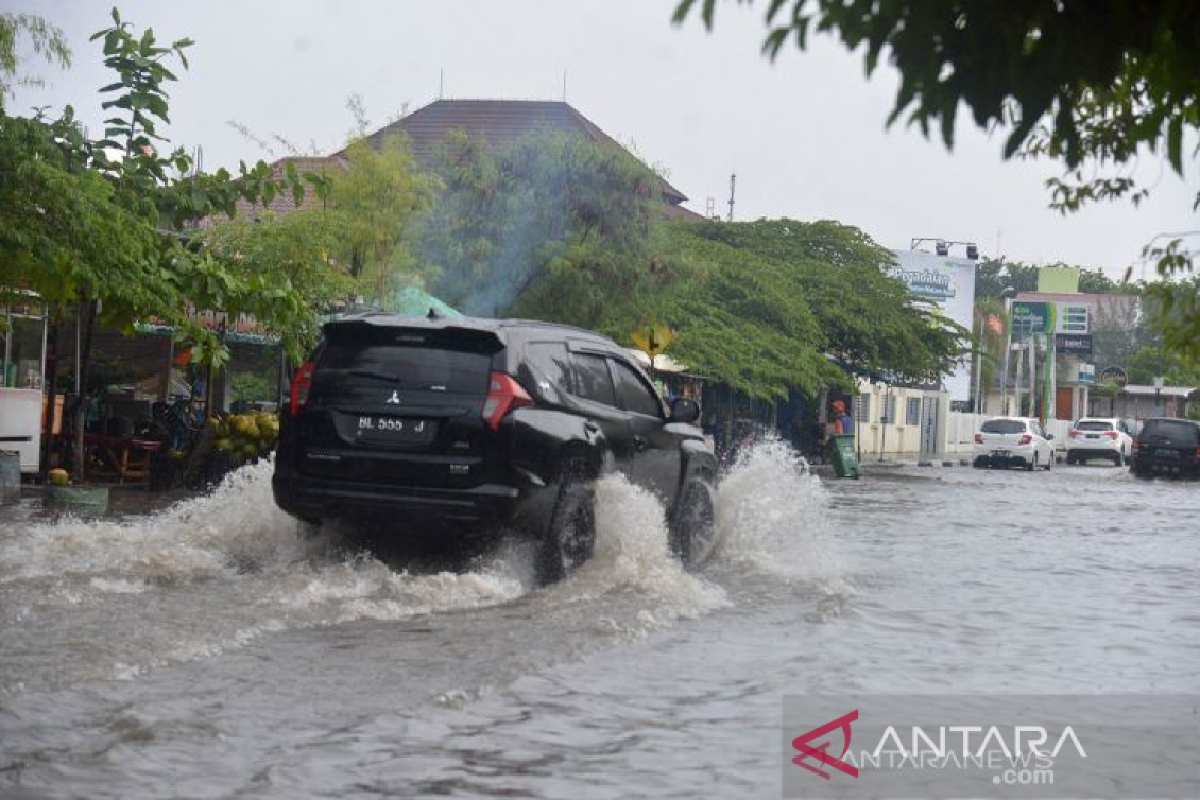 Cegah genangan, Pemko Banda Aceh tempatkan pompa air ke titik rawan