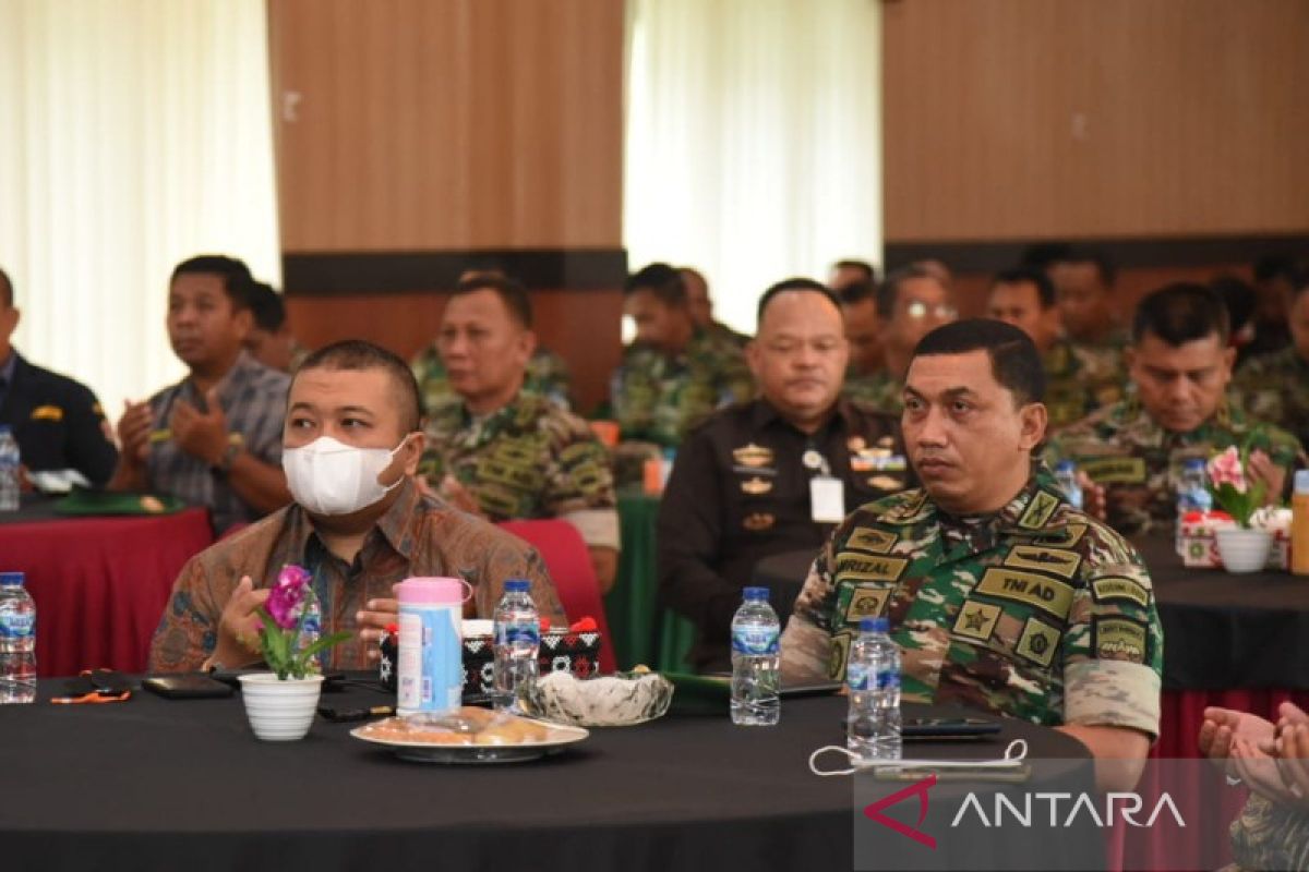 Bupati Tapsel dukung perekrutan pasukan cadangan militer