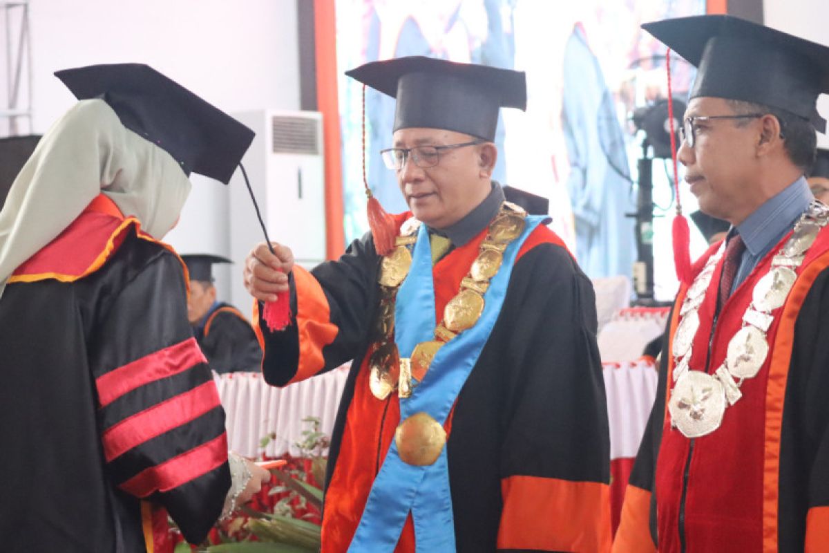 Unja lulusan 1.228 mahasiswa dalam wisuda ke-102
