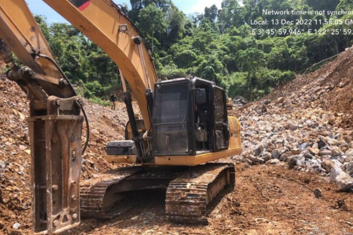 Polda Sulawesi Tenggara  tindak tambang batu gamping ilegal di Konawe Utara