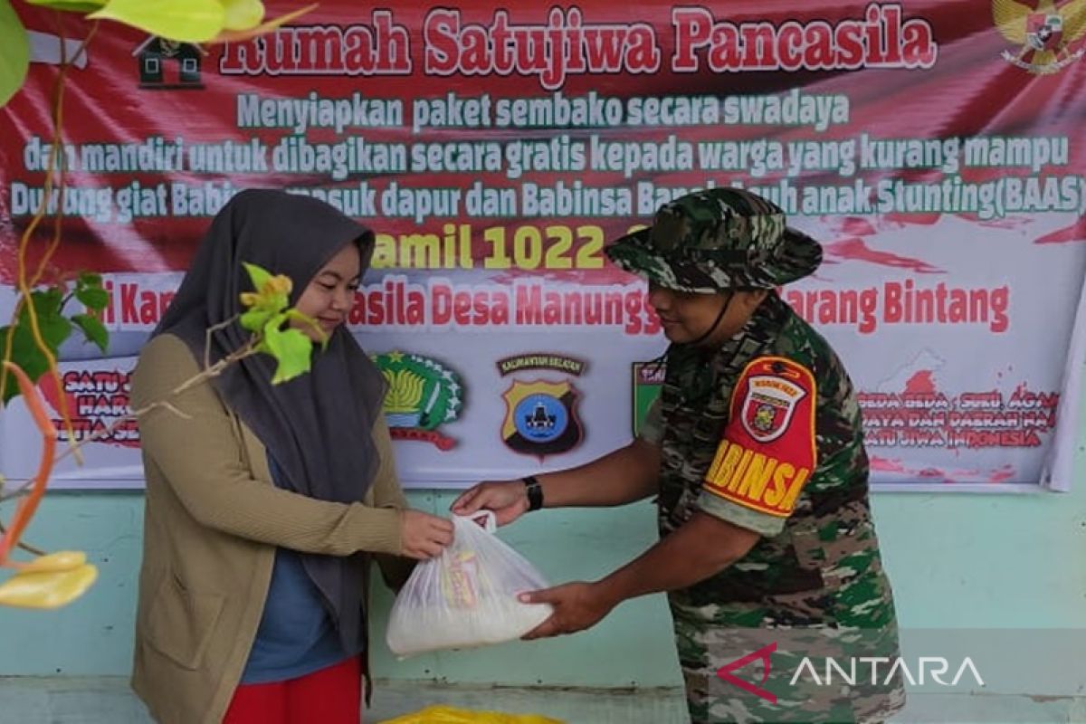 TNI AD berbagi kasih melalui program Jumat berkah