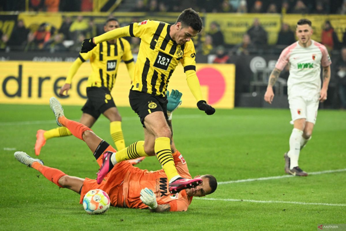 Dortmund tundukkan Augsburg 4-3