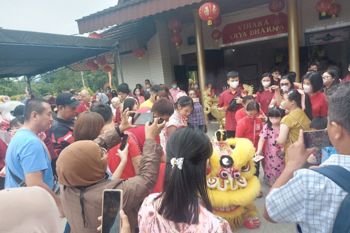 Atraksi barongsai meriahkan perayaan tahun baru Imlek di Kota Jayapura