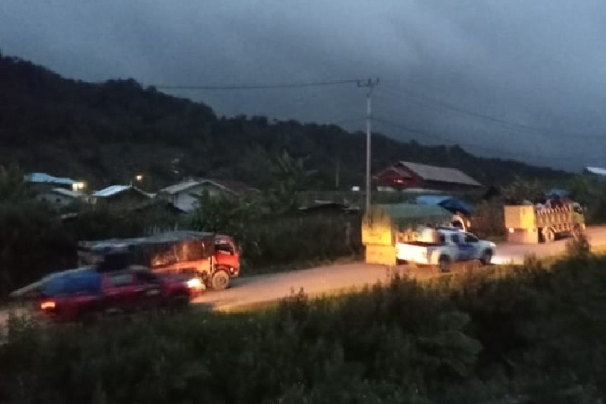 Ratusan warga Mapia mengungsi ke Nabire terkait kericuhan