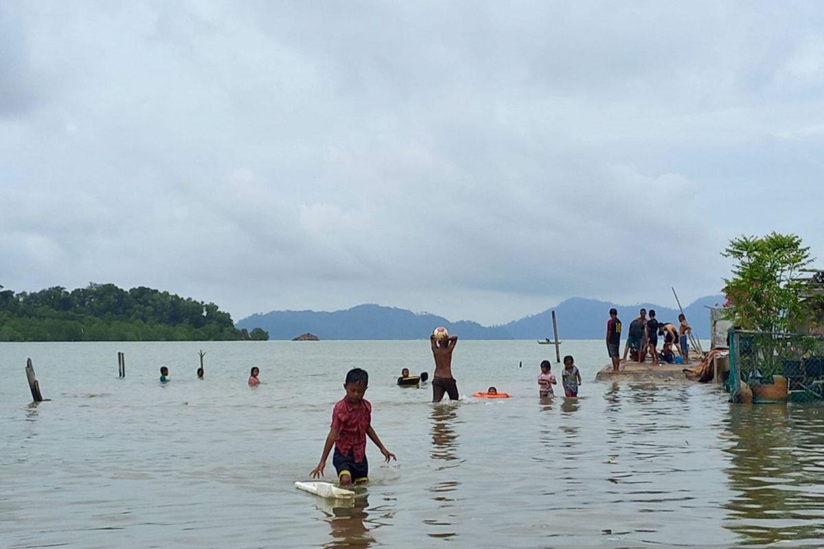 Banjir rob landa Karimun