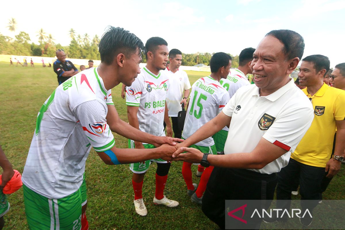 Menpora nonton pertandingan persahabatan PS Boalemo vs Persidago