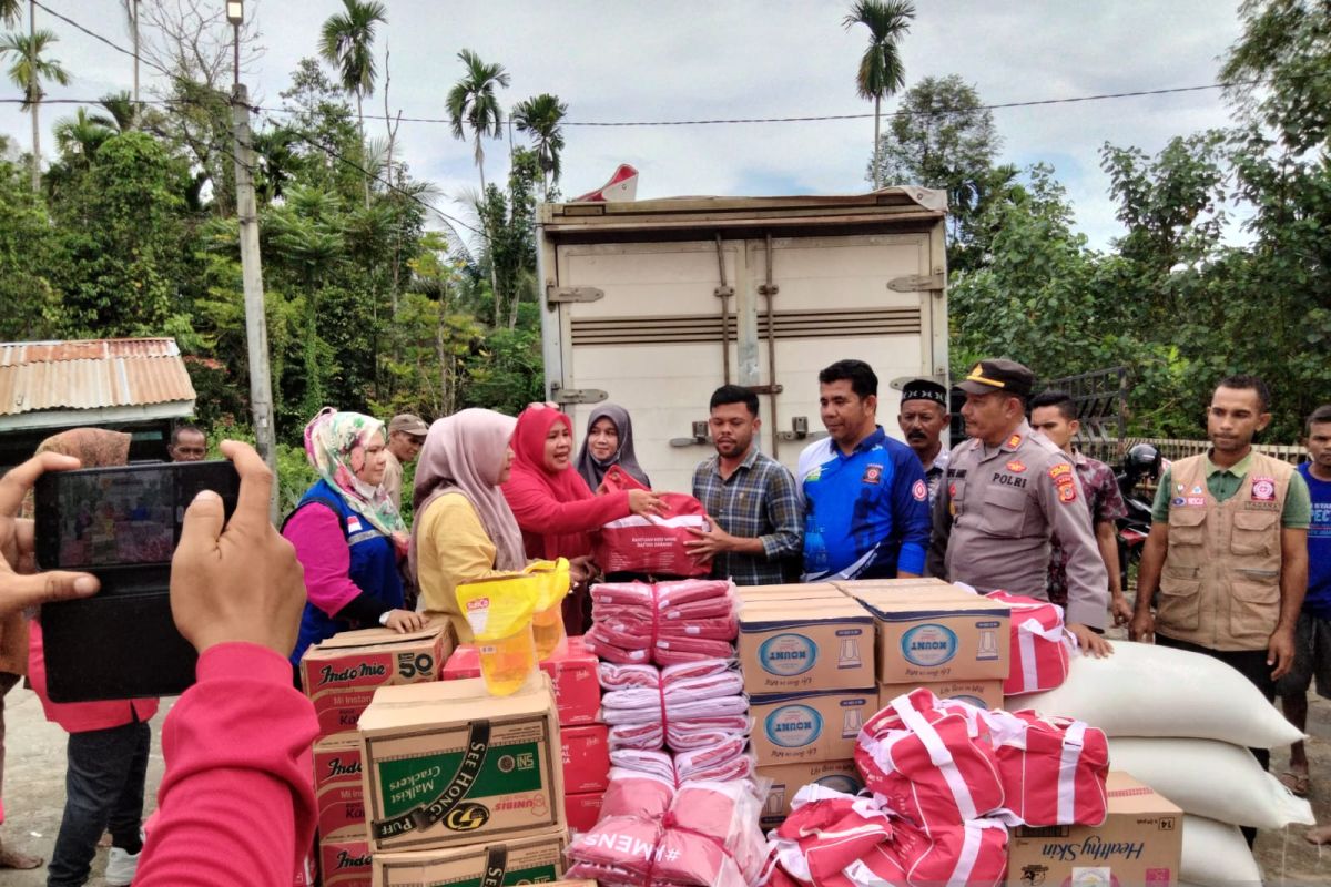 Dinsos Aceh pastikan seluruh area banjir diberi bantuan masa panik