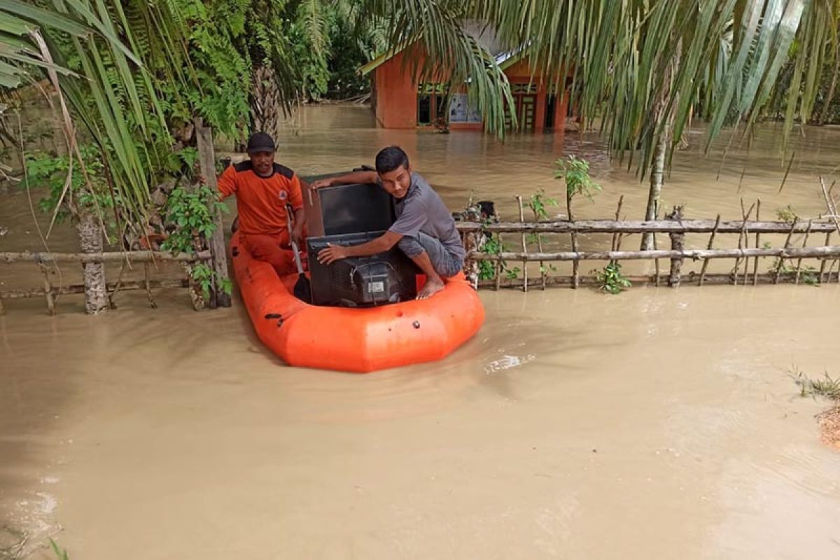 2.614 warga Aceh Timur mengungsi akibat banjir