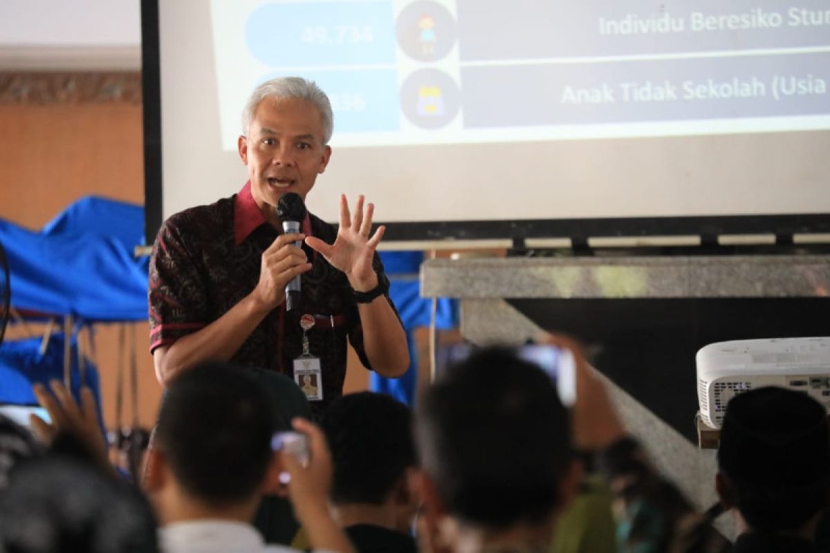 Gubernur  Jateng kirim tim mediasi selesaikan buruh tuntut uang lembur