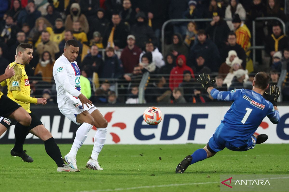 Kylian Mbappe mengukir lima gol saat PSG taklukkan tim amatir 7-0