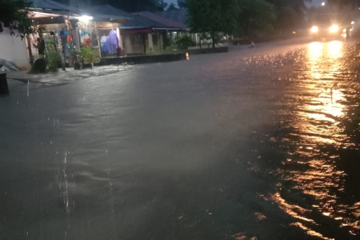 Lima daerah di Sumbar diterjang banjir dan tanah longsor akibat curah hujan tinggi