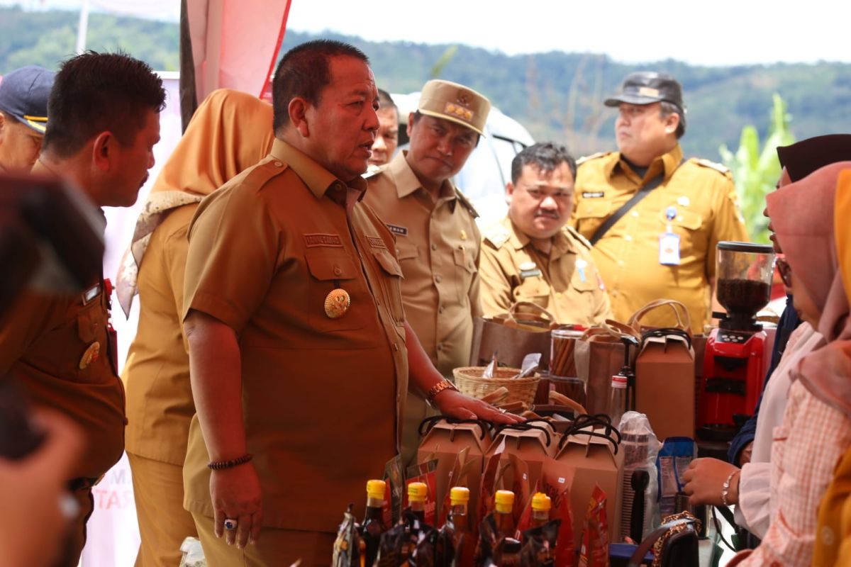 Gubernur Lampung apresiasi olahan makanan UMKM di Lampung Barat