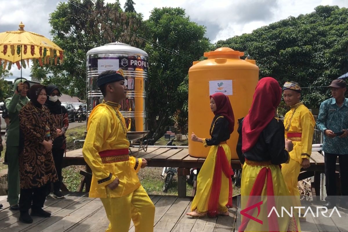 Mensos Risma janjikan air bersih masuk rumah warga Sembakung