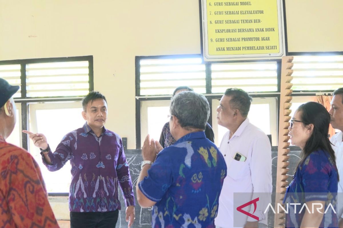 Pemkab Jembrana targetkan perbaikan 15 gedung SD