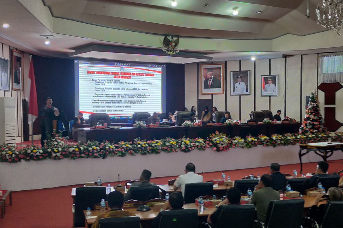DPRD Manado paripurnakan penetapan Propemperda dan Sampaikan Ranperda Pajak Daerah