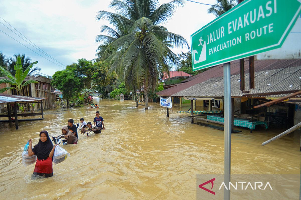 BMKG: Curah hujan tinggi akibat belokan angin dari Samudra Hindia