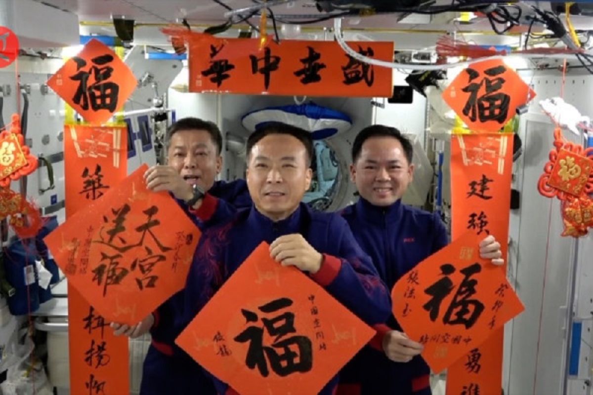 Stasiun luar angkasa China gelar pameran foto rayakan Tahun Baru Imlek