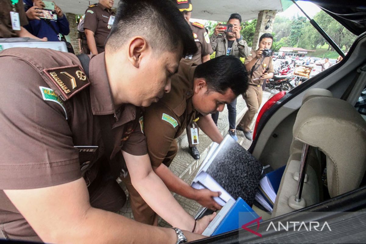 FOTO - Penggeledahan tipikor Rumah Sakit Arun Lhokseumawe