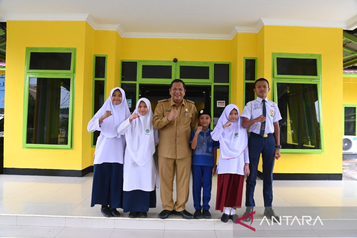 5 pelajar Padang Sidempuan ikut pemusatan latihan renang di Kota Bandung