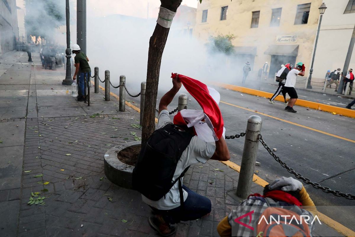 Presiden Peru serukan perdamaian politik di tengah protes