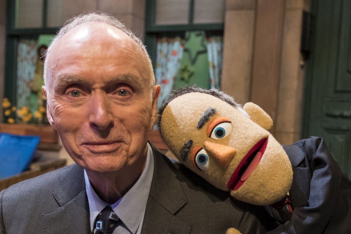 Pembuat serial "Sesame Street" Lloyd Morrisett tutup usia