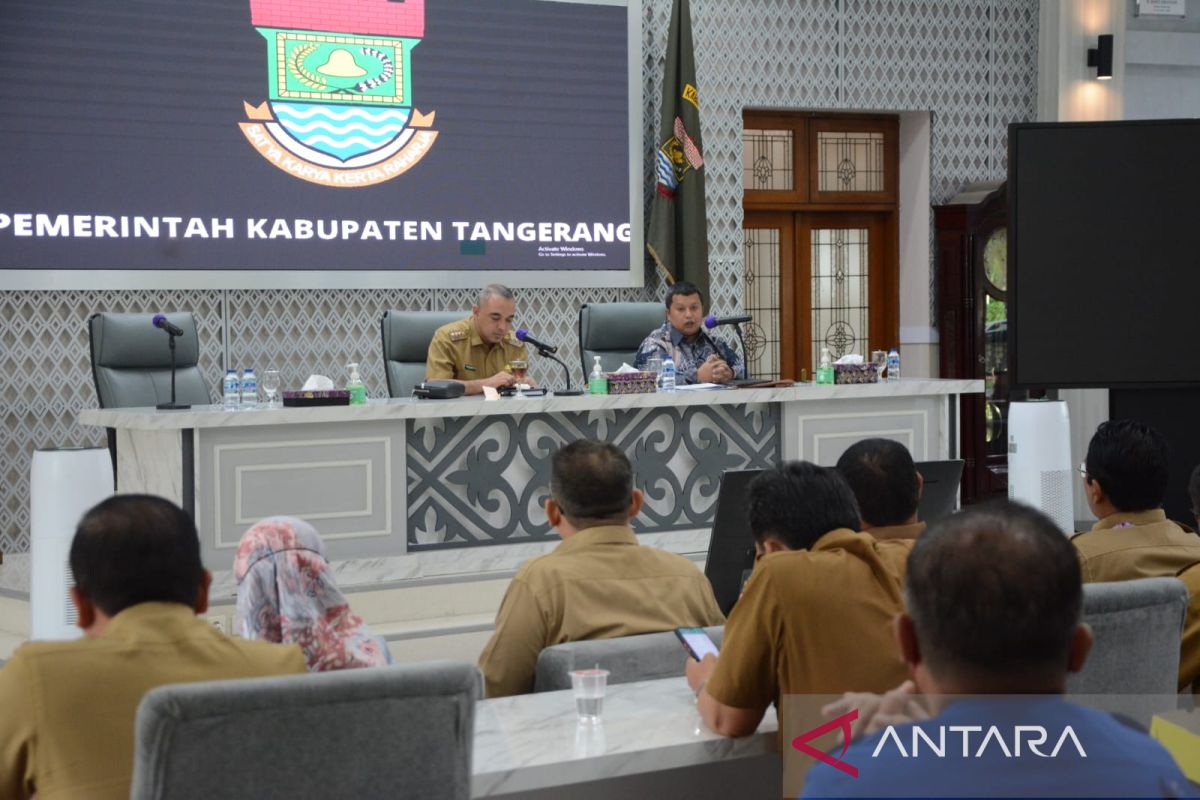 Bupati Tangerang terima penghargaan kepatuhan dari Ombudsman