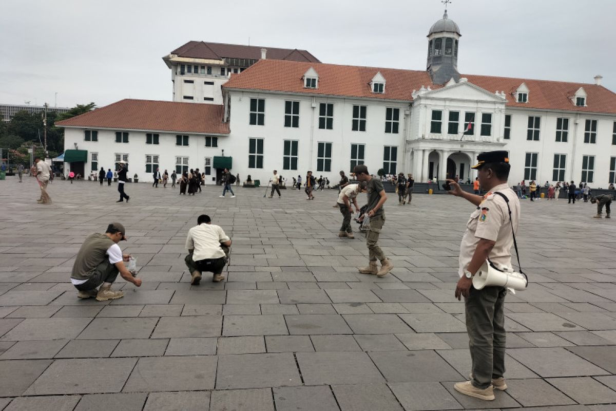 Wisatawan diimbau tidak merokok di Kota Tua