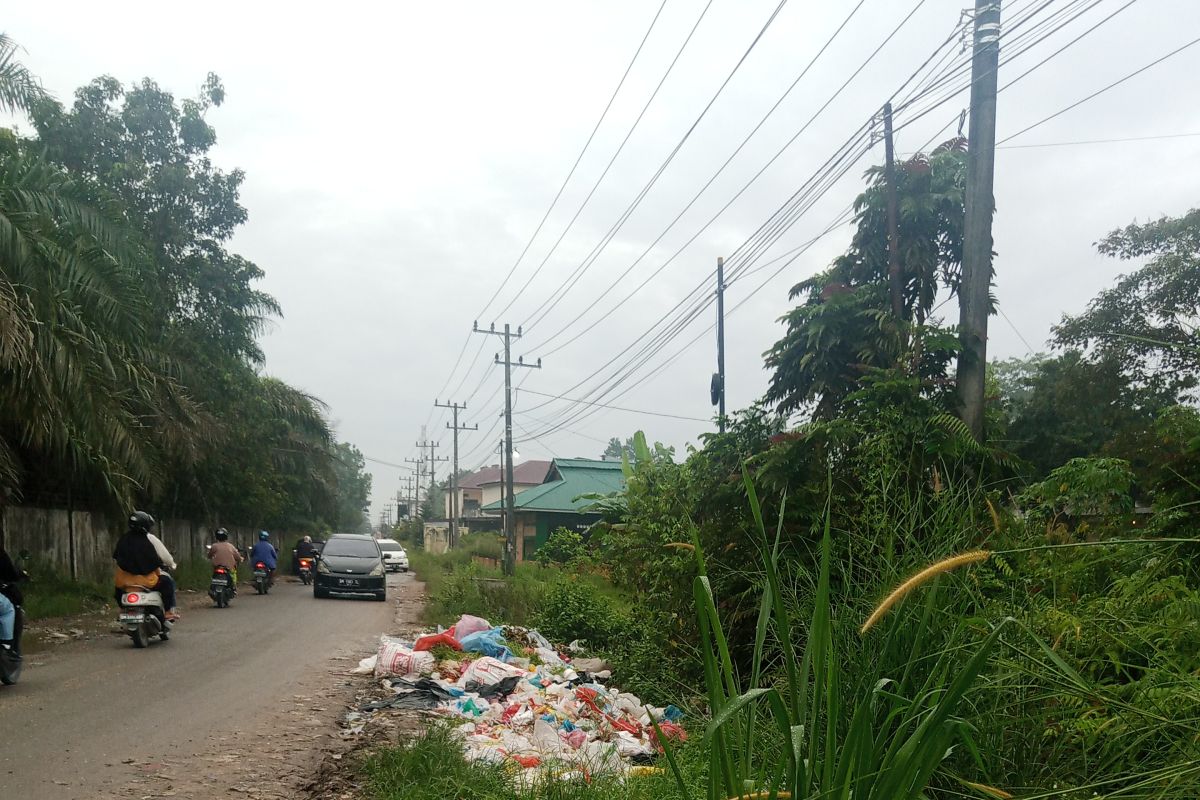 Jalan Bangau Sakti jadi tempat "langganan" tumpukan sampah