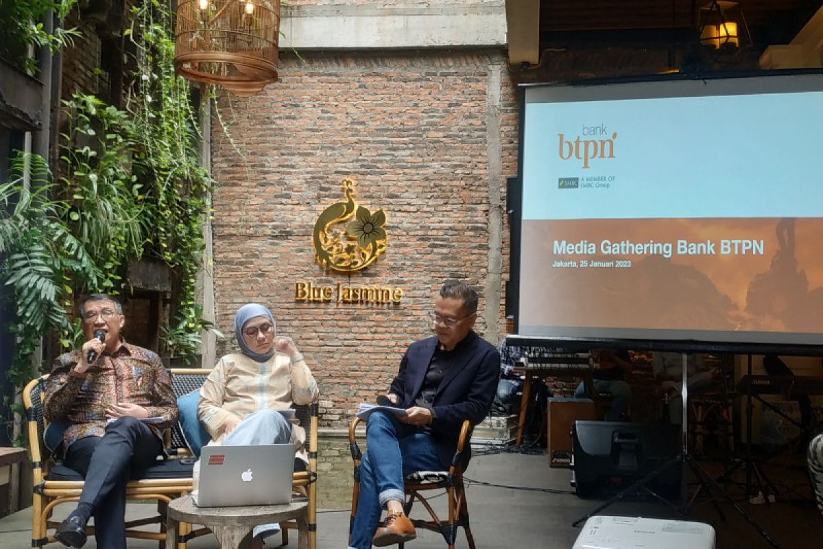 Bank BTPN yakin penuhi aturan "free float" sebelum akhir tahun ini