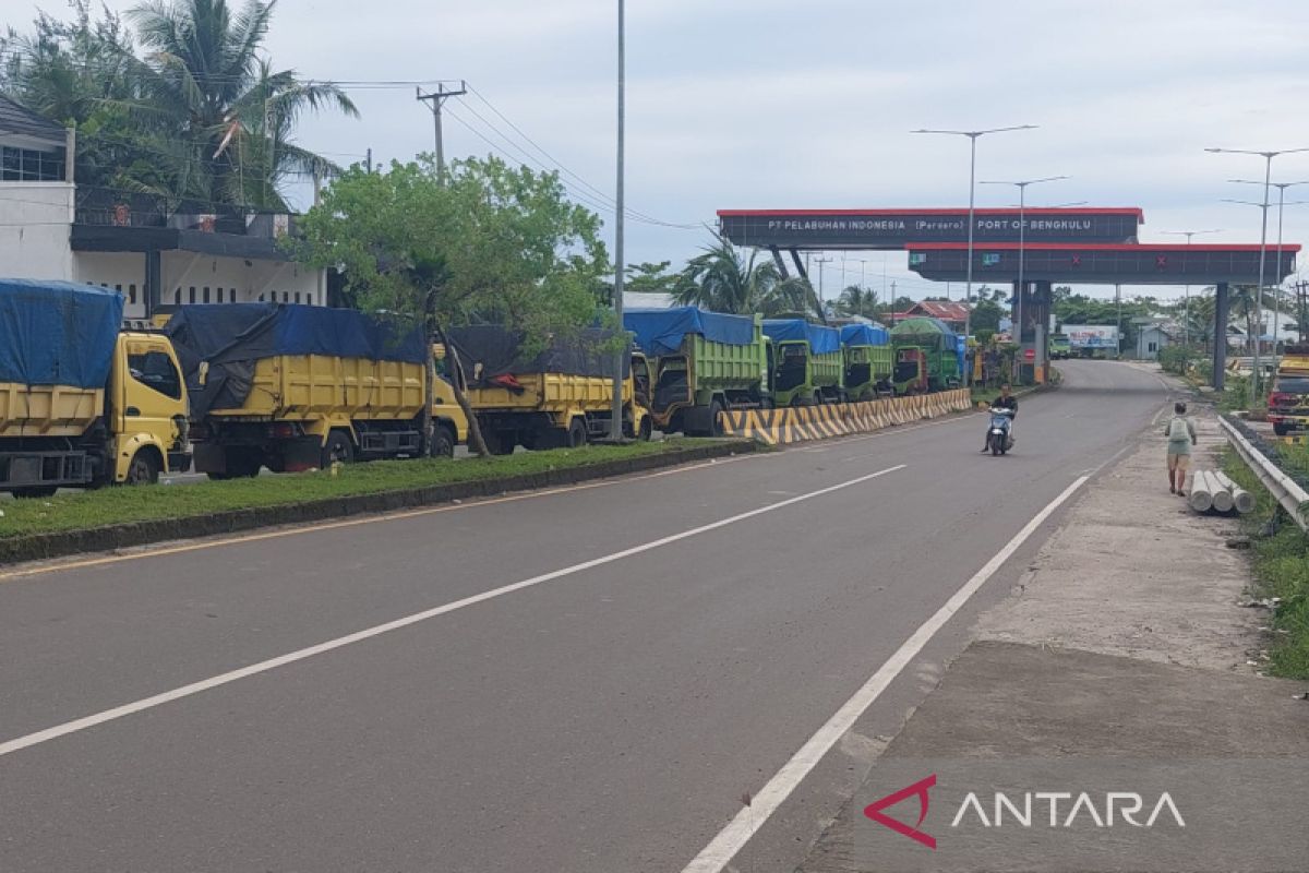 Pelindo II Bengkulu siapkan area parkir hindari antrean panjang truk