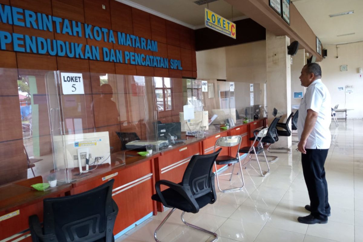 Dukcapil Mataram menutup sementara layanan karena perbaikan sistem