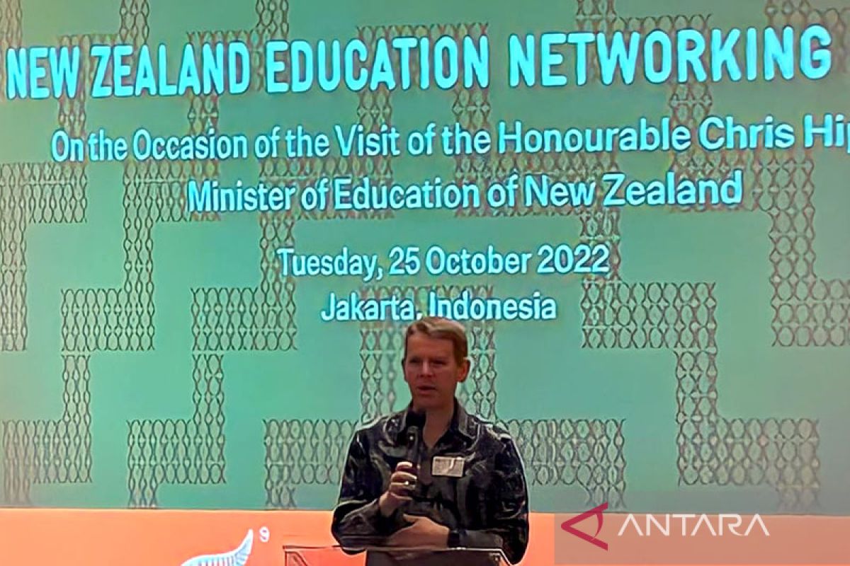 Chris Hipkins dilantik sebagai PM Selandia Baru ke-41