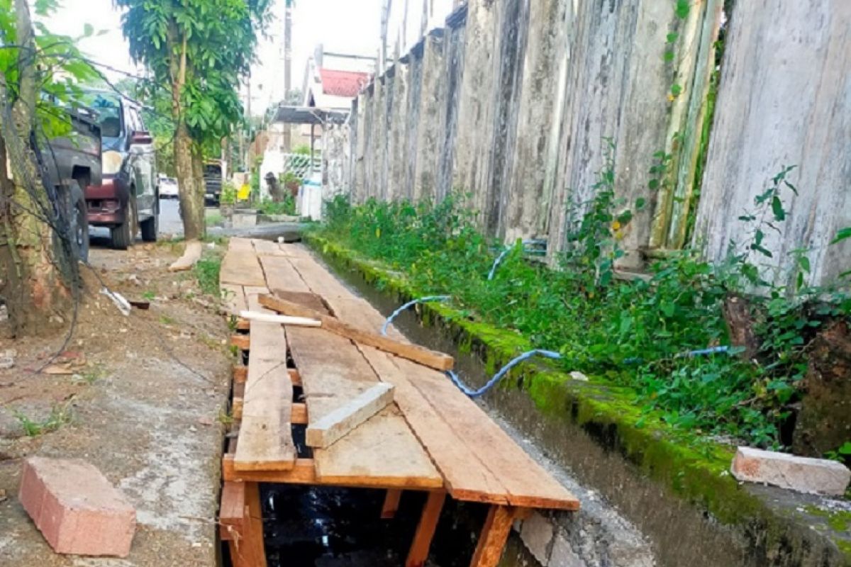 Warga Sindulang Satu Soroti pekerjaan saluran air