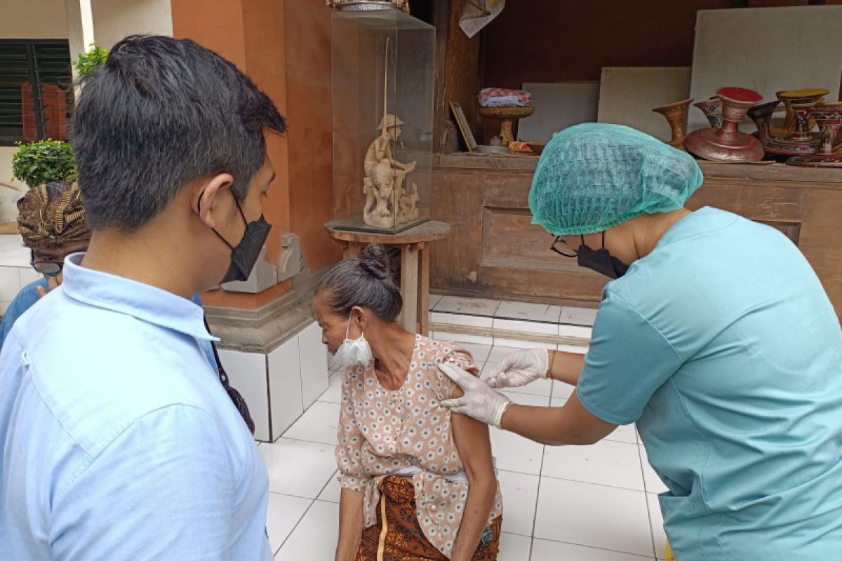 Puskesmas di Denpasar jemput bola vaksinasi penguat kedua bagi ODGJ
