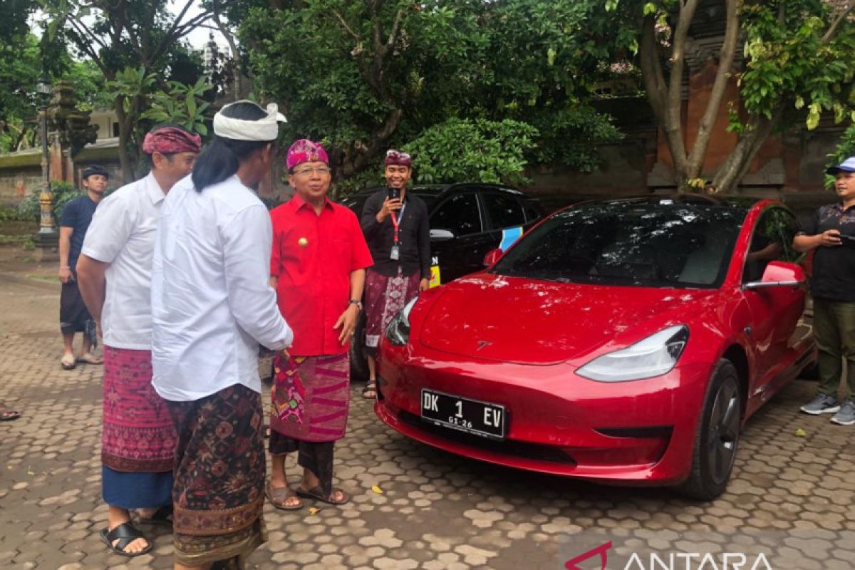 Aparat pemerintahan di Bali mulai diwajibkan gunakan kendaraan listrik