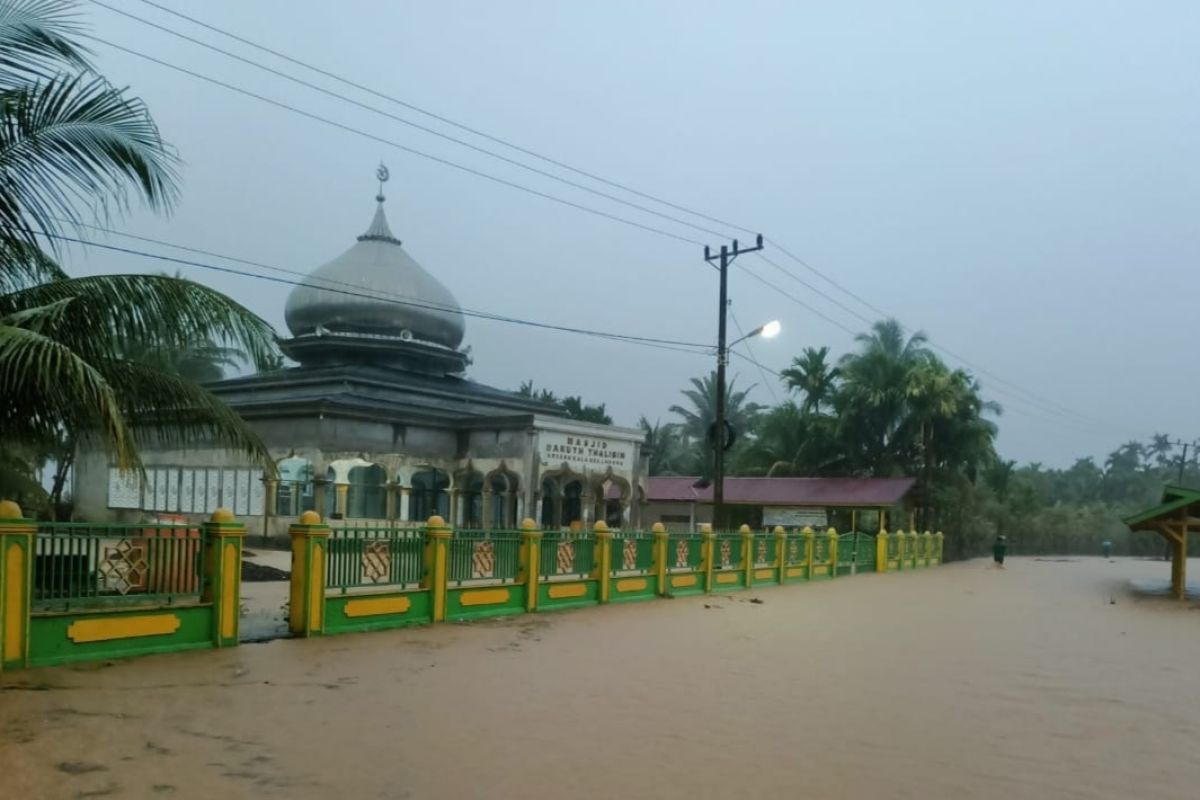 Desa Pudeng Aceh Besar tergenang air setinggi 60 cm