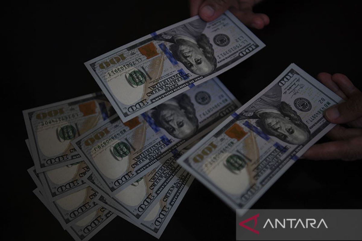 Dolar bertahan di Asia di tengah kekhawatiran pertumbuhan, yen rapuh