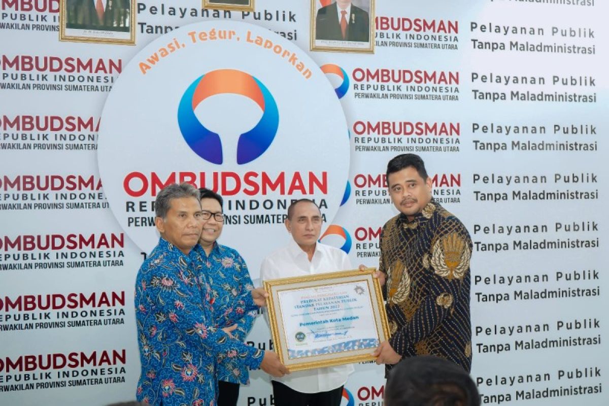 Wali Kota Medan terima predikat kepatuhan standar pelayanan publik