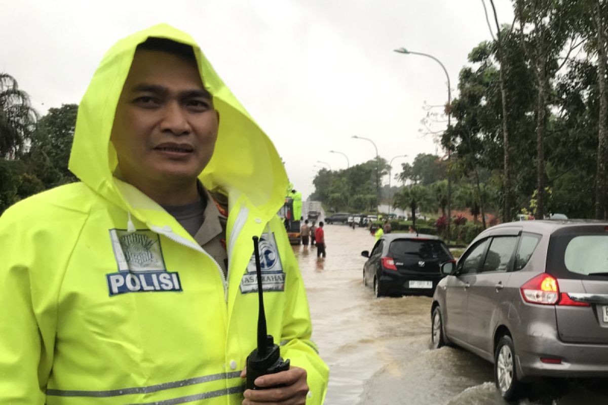 Polda Kepri terapkan program pembinaan tertib lalu lintas WNA