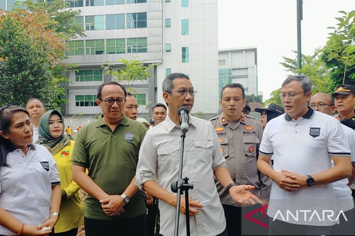 Mayors should use CSR funds for MCKs: Jakarta acting governor